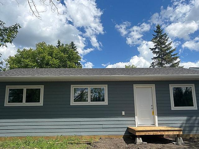 1200 Sq 3 Bedroom Home