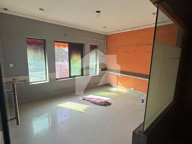 1200 SQF Space Available For Rent