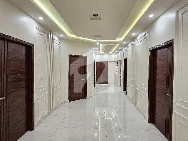 1200 sq/ft fully renovated apartment available for sale at badar commercial