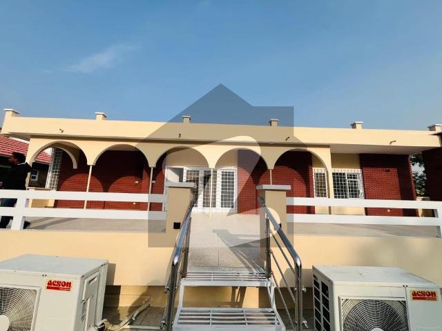 1200 SQYD Double story 7 Beds Luxury House Available For Rent in F6 F 6