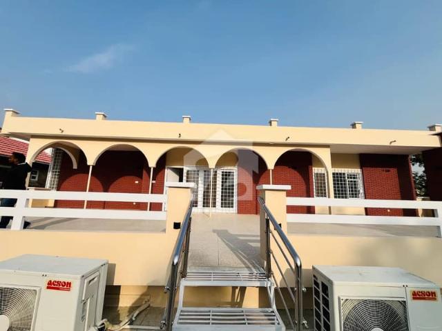 1200 SQYD Double Story 7 Beds Luxury House Available For Rent In F6