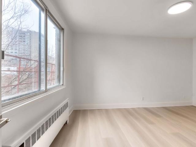 1201 avenue Hope, Modern Studio Apartment – Downtown Living at Its Best!