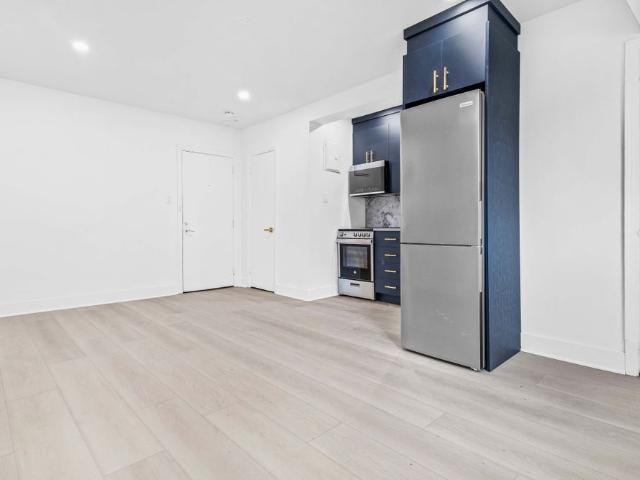 1201 avenue Hope, Modern Studio Apartment for Rent!