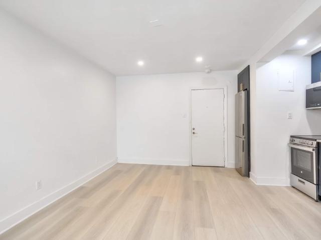 1201 avenue Hope, Charming Studio Apartment for Rent!