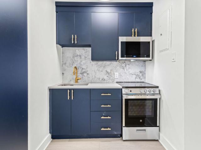 1201 avenue Hope Studio for rent!