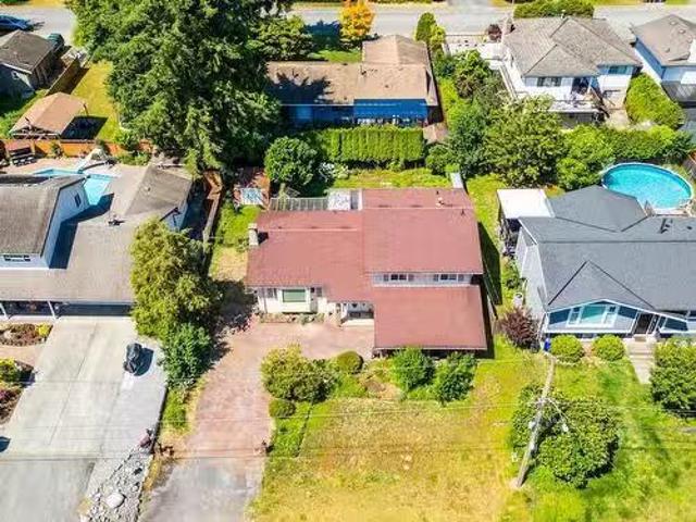 12027 190 Street, Pitt Meadows, BC, V3Y 1X3 house for sale.