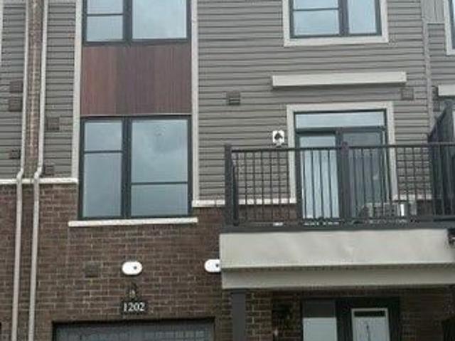 1202 Greentree Path, Oshawa | 2Beds/3Bath, Townhouse, $534,424 | Condos. Ca