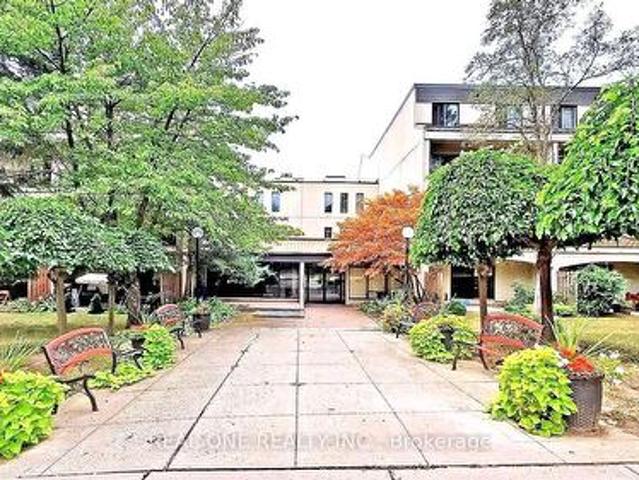 120 3 Don Mills Road N, Toronto, ON, M2H 3J2 townhouse for sale | Listing ID C12061 | Royal LePage