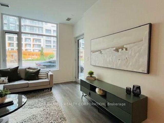 120 8 Beverley Glen Boulevard, Vaughan | 2+1Beds/2Bath, Condo, $681,900 | Condos. Ca