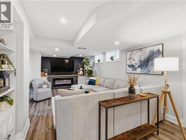 120 Elgin Crescent, Waterloo, ON, N2J 2S4 house for sale | Listing ID 40848 | Royal LePage