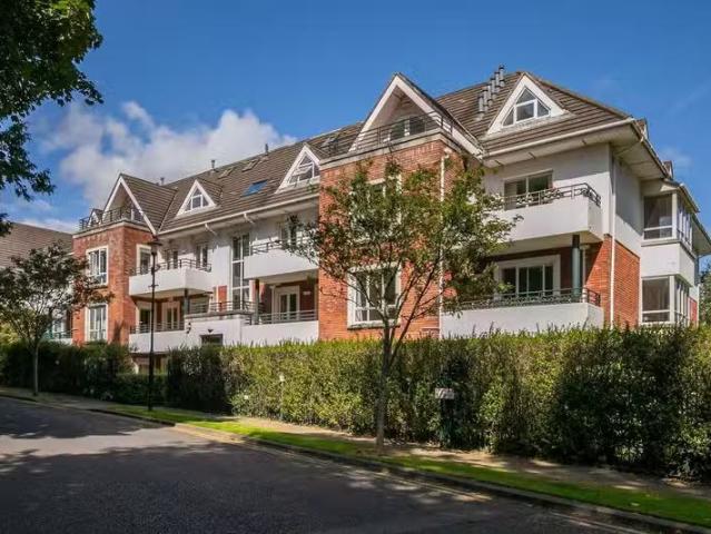 120 Saint Gabriels, Cabinteely, Dublin 18, D18N886 is for sale