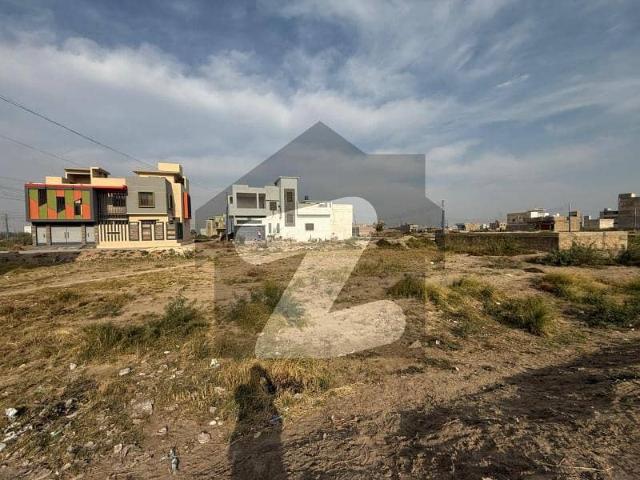 120 Sq Yards Economical Plot For Sale In Sadiq Livna Sector 8 Early Possession Available |