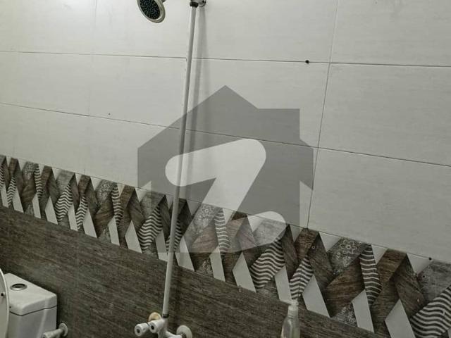 120 Sq Yrd Bungalow Available For Sale in Block D