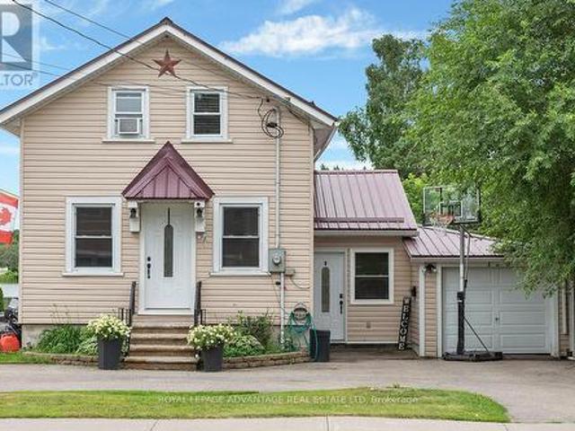 120 Queen Street, Smiths Falls, ON, K7A 3N6 house for sale | Listing ID X12322 | Royal LePage