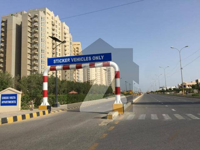 120 Yards Gaznavi Corner Plot