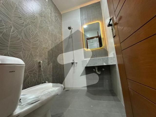 120 yards one unit luxurious Naya Nazimabad