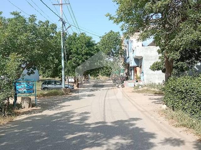 120 Yards Transfer Plot Available On 40 Feet Wide Road. Facing 240 Yards Bungalow