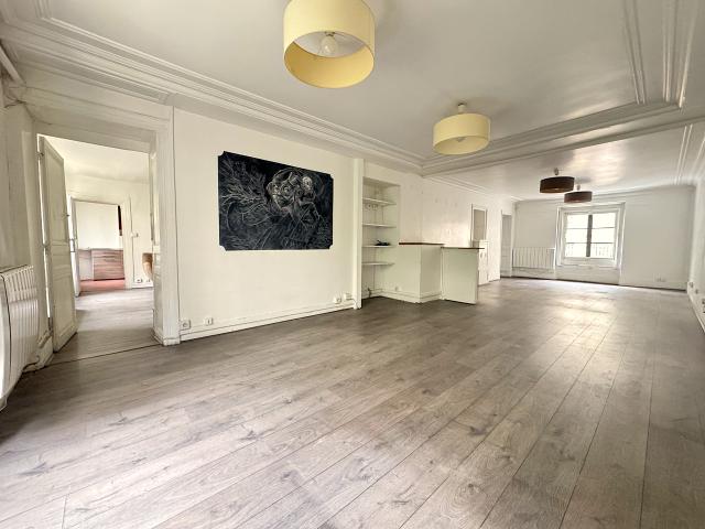 120m2 de bureau à louer au calme à République !