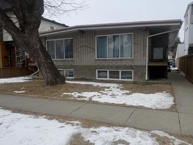 1214 20 Ave NW, upper unit