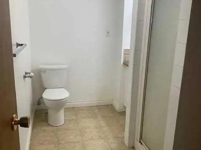 1219 Glacier Drive S