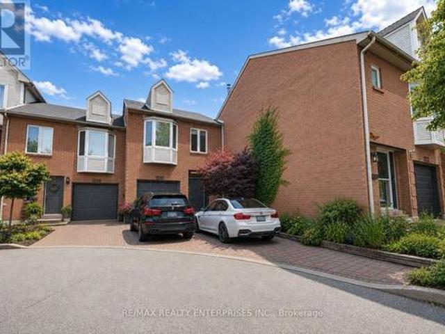 1210 Upper Village Drive, Mississauga, ON, L5E 3H6 townhouse for sale | Listing ID W13564 | Royal LePage