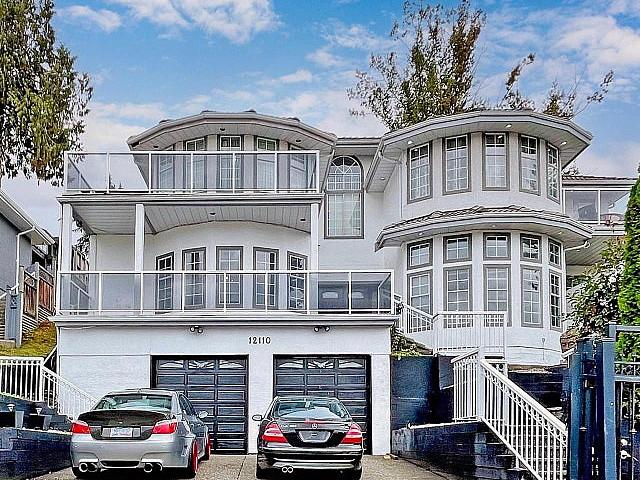 12110 101b Avenue Surrey, British Columbia