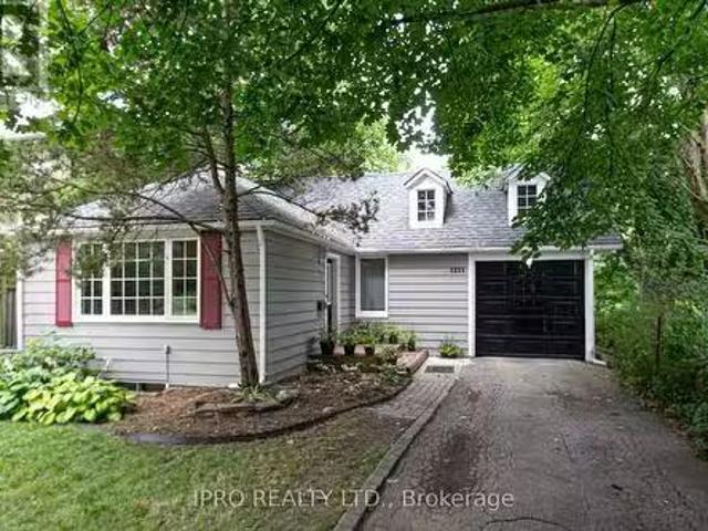 1211 Lorne Park Road, Mississauga, ON, L5H 3A7 house for sal.