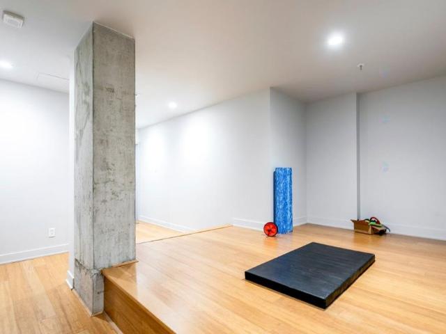 1212 Rue Bishop Montréal Ville Marie, QC H3G