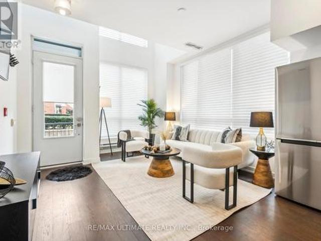 121 1 King Street W, Toronto, ON, M6K 3N3 townhouse for sale | Listing ID C11911 | Royal LePage