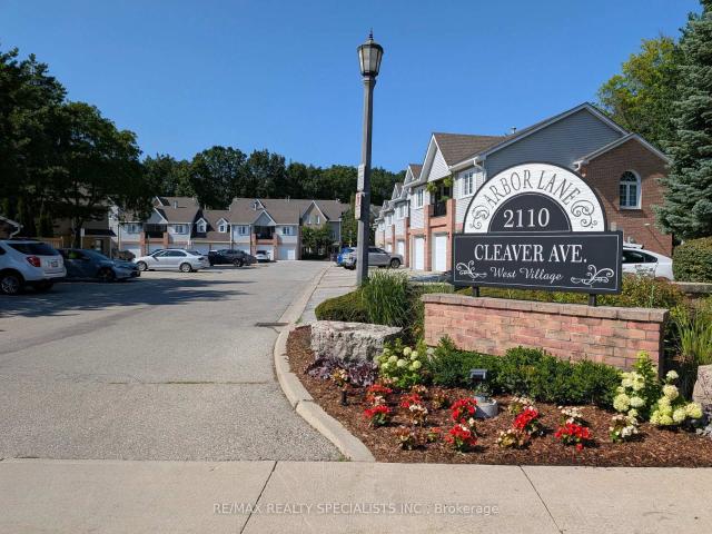 121 2 Cleaver Avenue, Burlington | 2Beds/1Bath, Townhouse, $2,800/mo | Condos. Ca