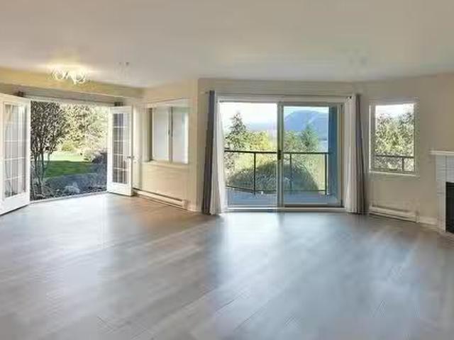 121 5780 Trail Avenue, Sechelt, BC, V7Z 0K5 Single Family Pr.