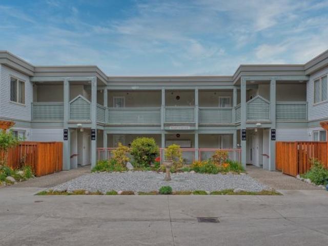 121 5 Trail Avenue, Sechelt, BC, V7Z 0K5 Single Family Property For Sale | Listing ID R3124 | Royal LePage