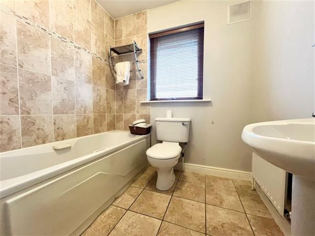 121 College Wood Manor, Clane, Co. Kildare Sherry FitzGerald Reilly 4844 MyHome. Ie Residential