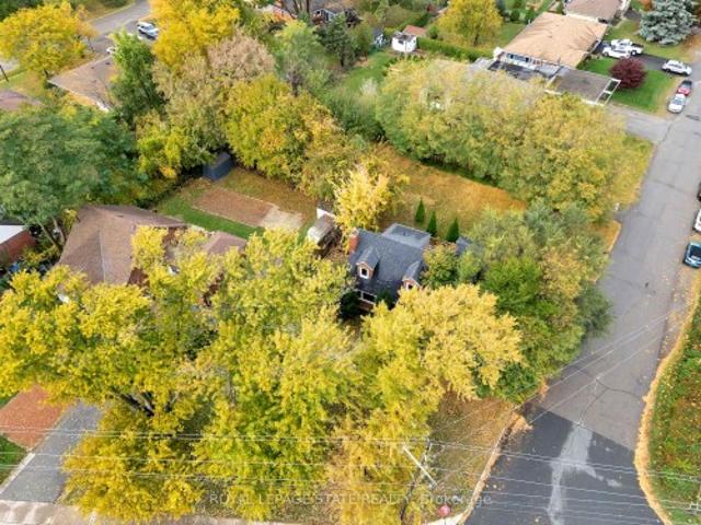 121 King Street E, Hamilton, ON, L8G 1L2 house for sale | Listing ID X13067 | Royal LePage