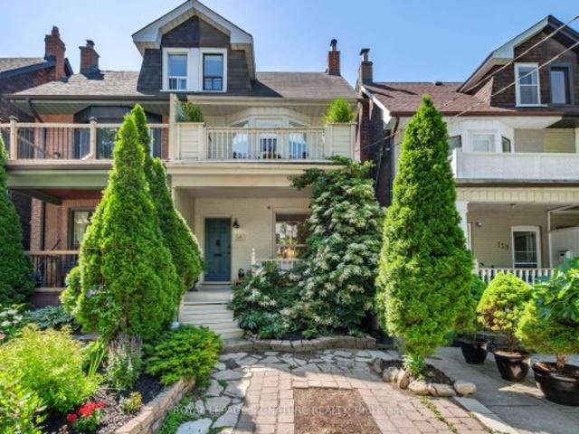 121 Ivy Avenue, Toronto, ON, M4L 2H8 house for sale | Listing ID E13457 | Royal LePage