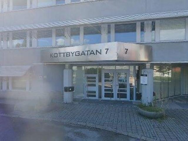 121 m2 kontor uthyres i Västerort