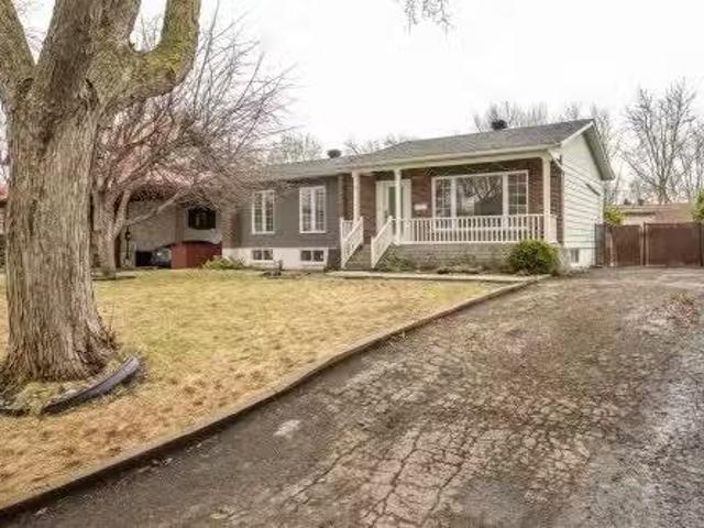 121 Place Mercure, Candiac, QC, J5R 1R1 house for sale List.