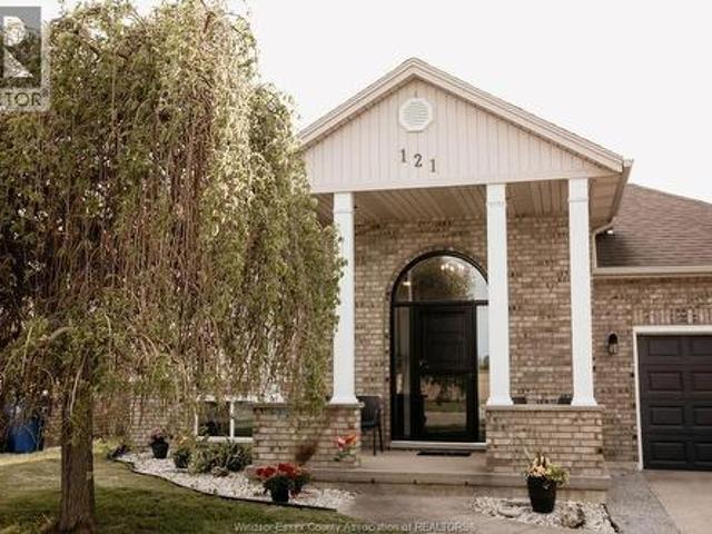 121 Queen Street South, Tilbury, ON, N0P 2L0 house for sale | Listing ID 26012 | Royal LePage