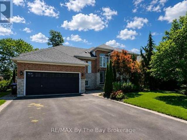 121 Royal Beech Drive, Wasaga Beach, ON, L9Z 2N2 house for sale | Listing ID S13473 | Royal LePage