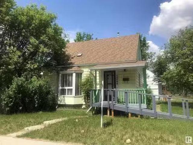 12202 105 Street, Edmonton, AB, T5G 2N8 house for sale List.