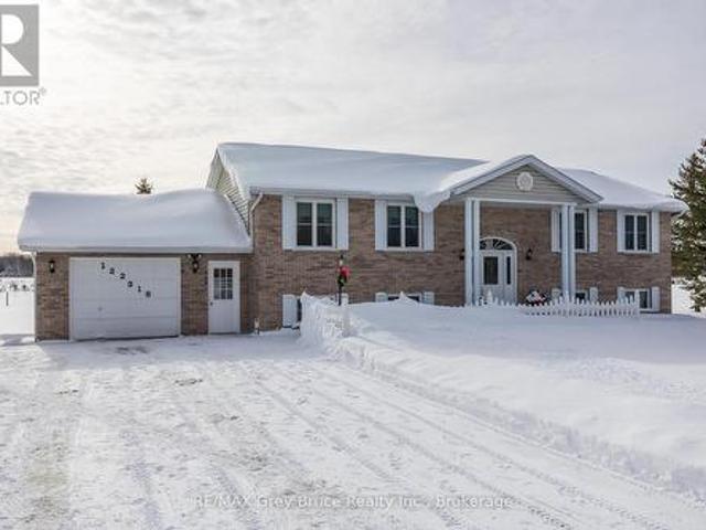 122318 Grey Road 5 Road, Georgian Bluffs, ON, N4K 5N5 house for sale | Listing ID X11931 | Royal LePage