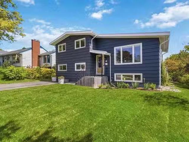 122 Brook Street, Lunenburg, NS, B0J 2C0 house for sale Lis.