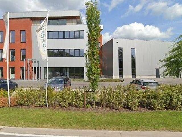 122 m2 office space for rent in Evergem