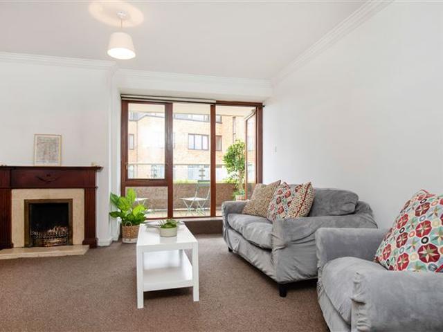 122 Merrion Village, Merrion Road, Merrion, Dublin 4 Bergins Valuers & Estate Agents Ltd 4912 MyHome. Ie Residential