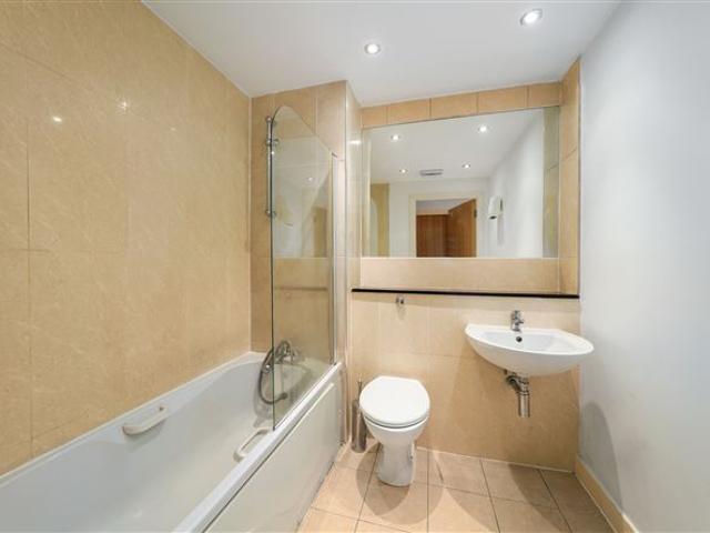122 New Seskin Court, Tallaght, Dublin 24 Ray Cooke Auctioneers Talllaght 4894 MyHome. Ie Residential