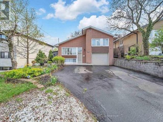 122 Vista Boulevard, Mississauga, ON, L5M 1V9 house for sale | Listing ID W13725 | Royal LePage