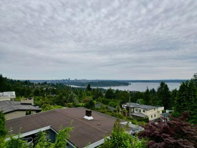 1230 Queens Avenue, West Vancouver, BC, V7S 2K2 house for sale | Listing ID R3135 | Royal LePage