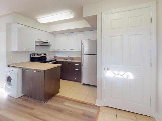 1230 1240 Emperor 1230 1240 Emperor 2 Bed Plan B [object Promise] for Rent
