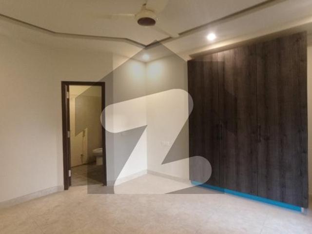 1233 Square Feet Flat In G 15 For rent At Good Location Zarkon Heights
