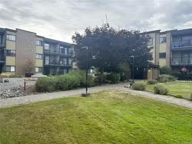 123 1870 Mckenzie Ave, Saanich, BC, V8N 4X3 Single Family Pr.